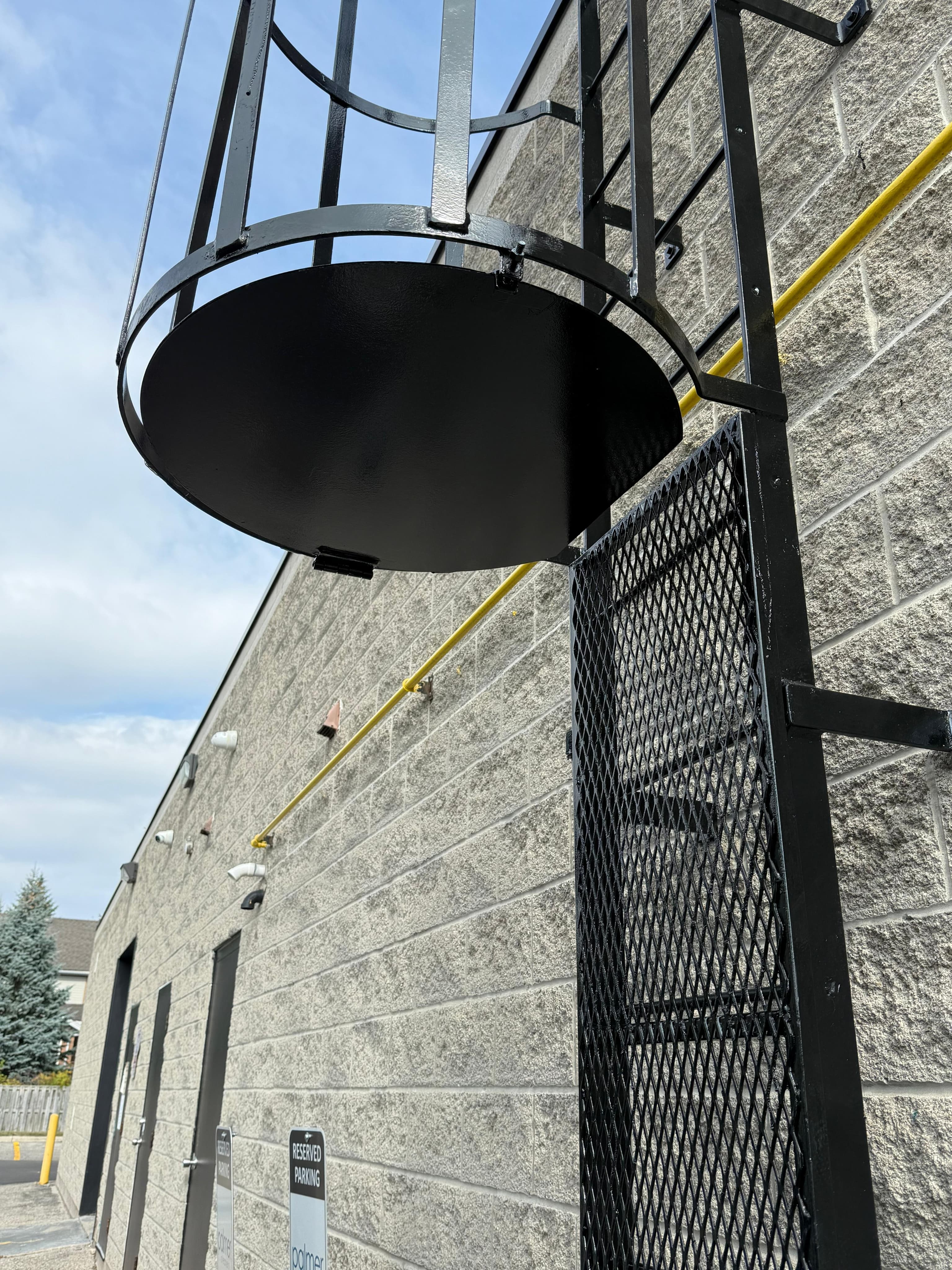 Rooftop Catwalks
and Safety Ladders